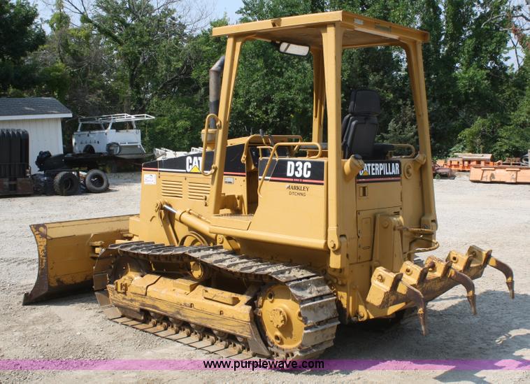 image for item B6668 1994 Caterpillar D3C Series III dozer