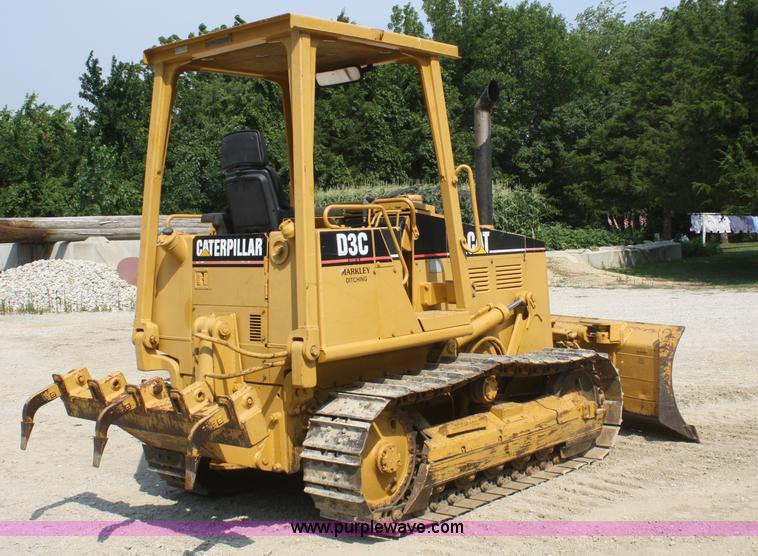 image for item B6668 1994 Caterpillar D3C Series III dozer