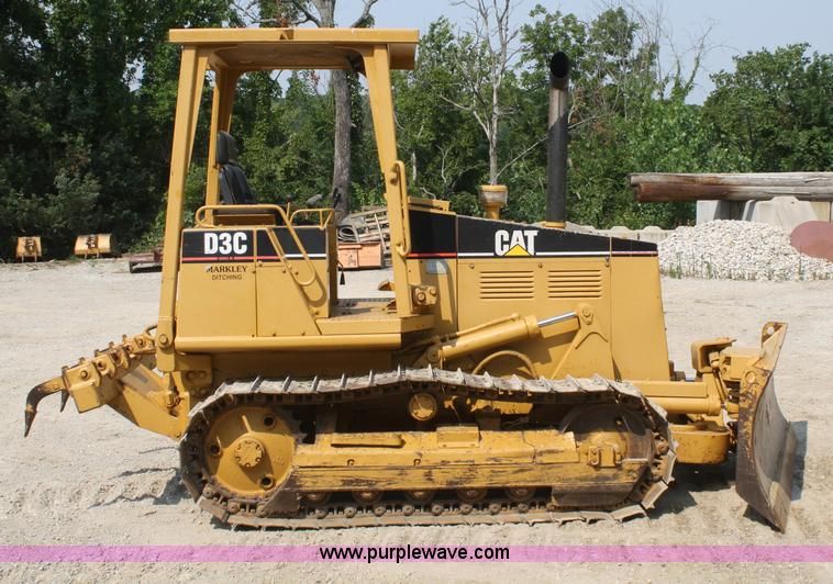 image for item B6668 1994 Caterpillar D3C Series III dozer