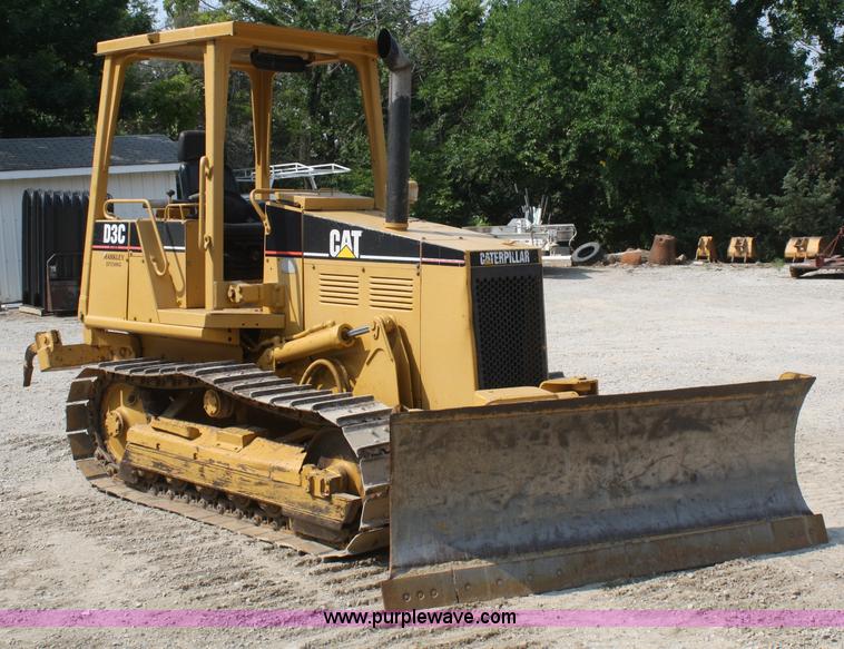 image for item B6668 1994 Caterpillar D3C Series III dozer