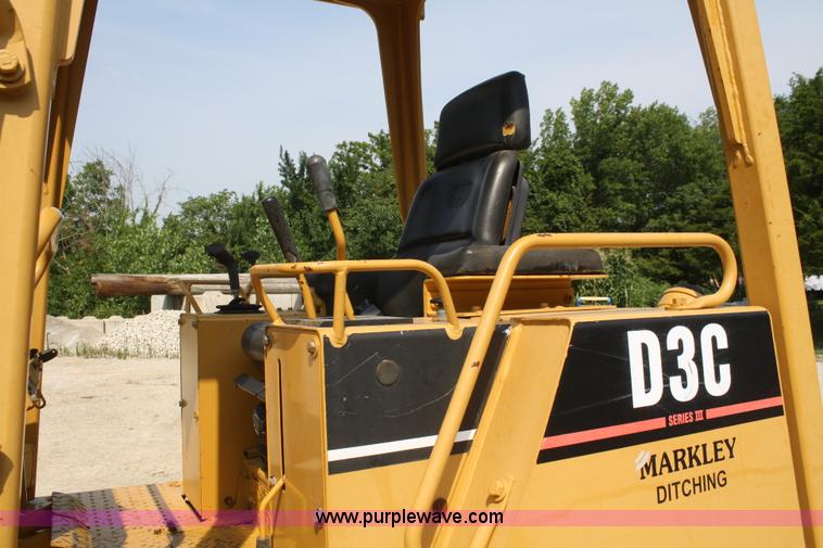 image for item B6668 1994 Caterpillar D3C Series III dozer