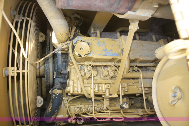 image for item B6668 1994 Caterpillar D3C Series III dozer
