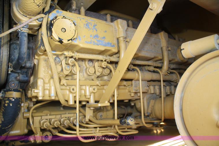 image for item B6668 1994 Caterpillar D3C Series III dozer