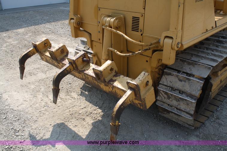 image for item B6668 1994 Caterpillar D3C Series III dozer