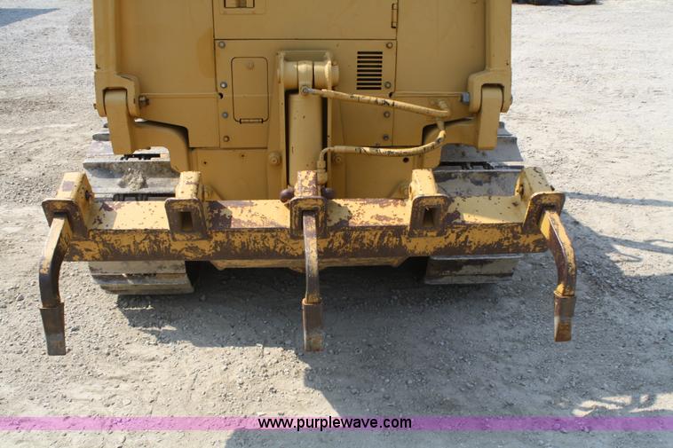 image for item B6668 1994 Caterpillar D3C Series III dozer