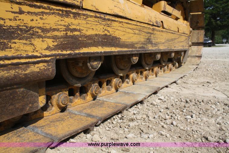 image for item B6668 1994 Caterpillar D3C Series III dozer