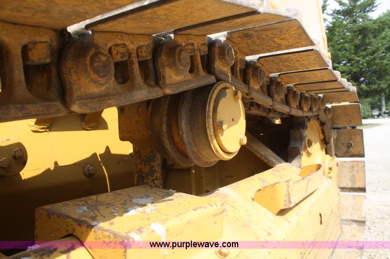 image for item B6668 1994 Caterpillar D3C Series III dozer