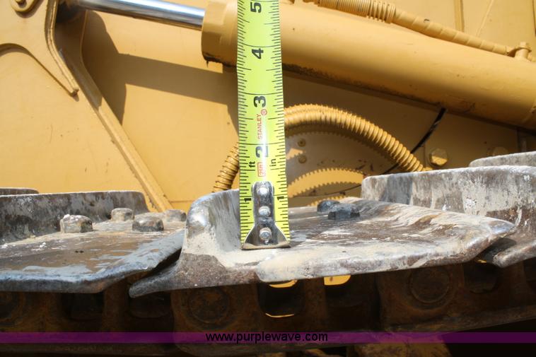 image for item B6668 1994 Caterpillar D3C Series III dozer