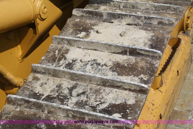 image for item B6668 1994 Caterpillar D3C Series III dozer