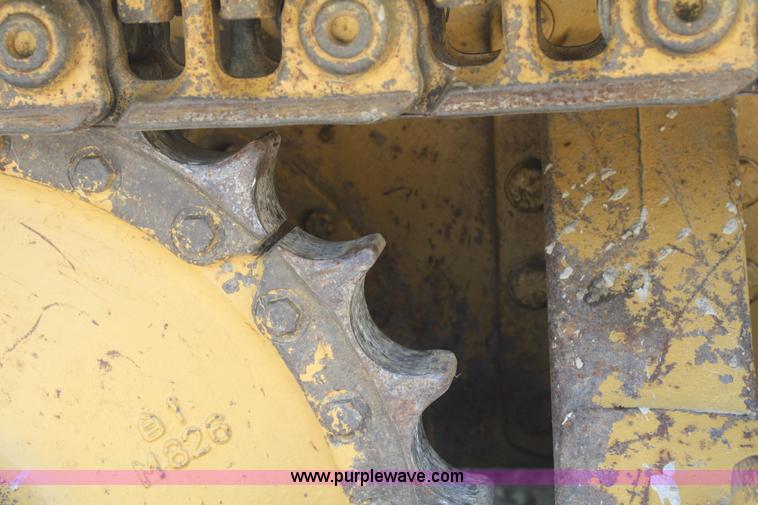 image for item B6668 1994 Caterpillar D3C Series III dozer