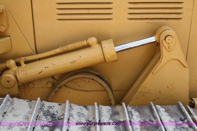 image for item B6668 1994 Caterpillar D3C Series III dozer