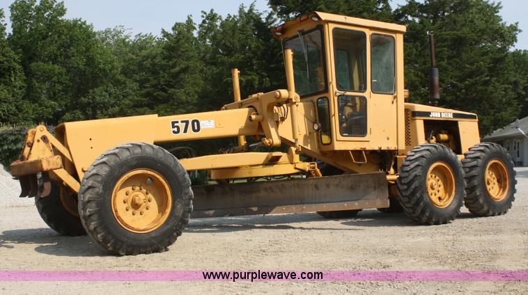 image for item B6669 1970 John Deere 570 motor grader