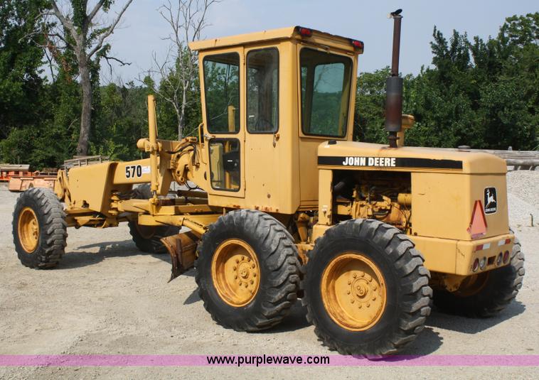 image for item B6669 1970 John Deere 570 motor grader