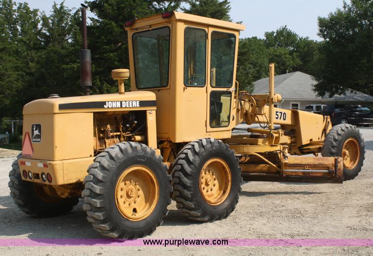 image for item B6669 1970 John Deere 570 motor grader