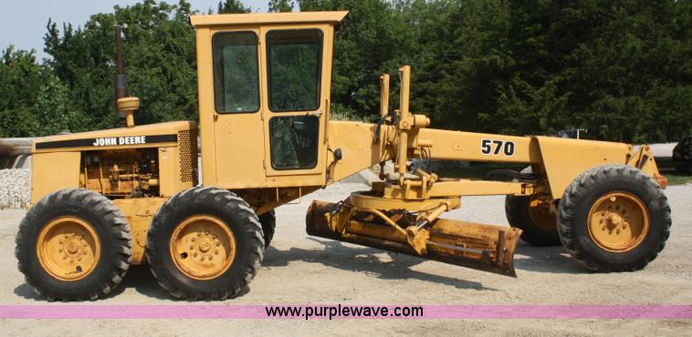 image for item B6669 1970 John Deere 570 motor grader