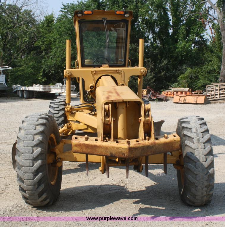 image for item B6669 1970 John Deere 570 motor grader