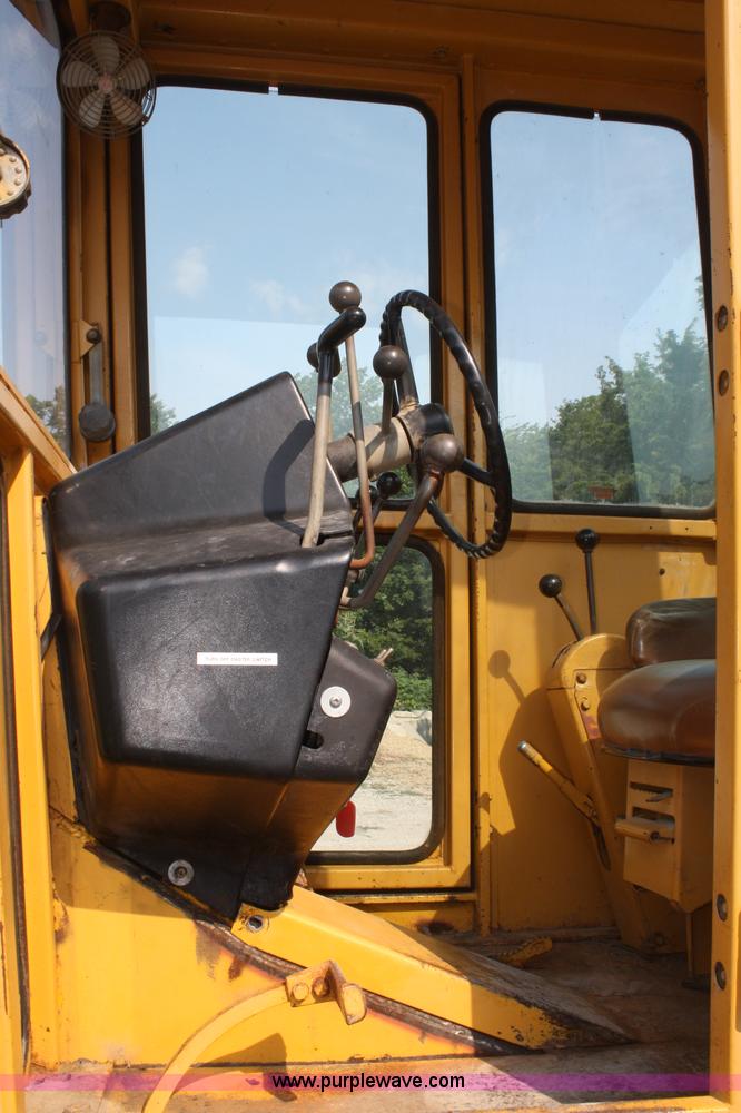 image for item B6669 1970 John Deere 570 motor grader