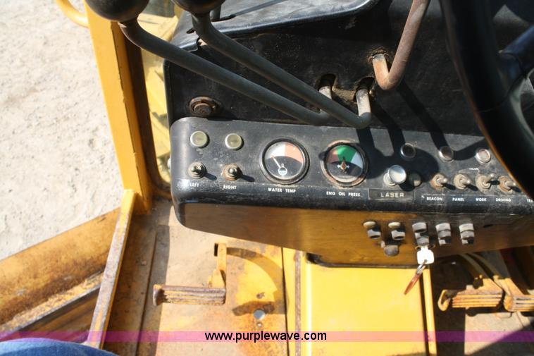 image for item B6669 1970 John Deere 570 motor grader