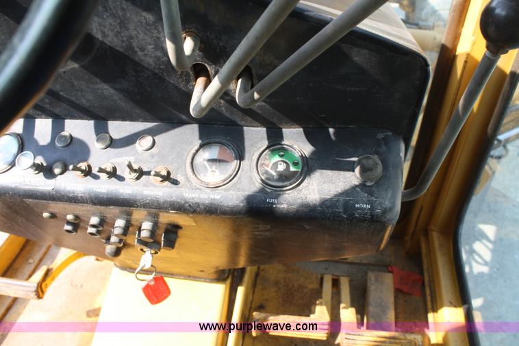 image for item B6669 1970 John Deere 570 motor grader