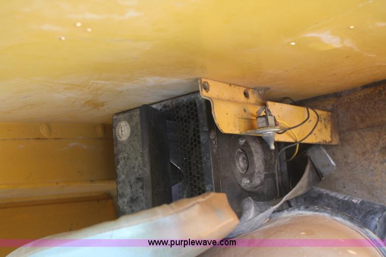 image for item B6669 1970 John Deere 570 motor grader