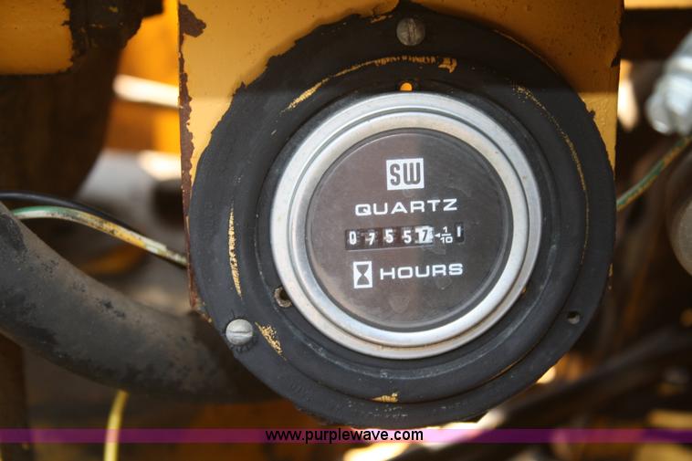 image for item B6669 1970 John Deere 570 motor grader