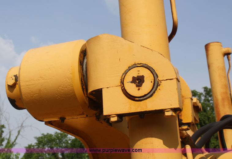 image for item B6669 1970 John Deere 570 motor grader