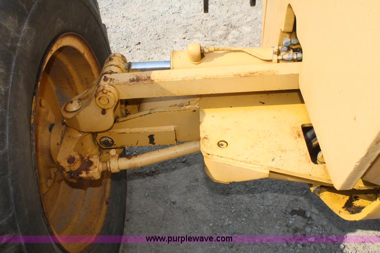 image for item B6669 1970 John Deere 570 motor grader