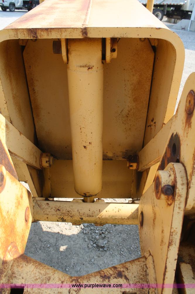 image for item B6669 1970 John Deere 570 motor grader