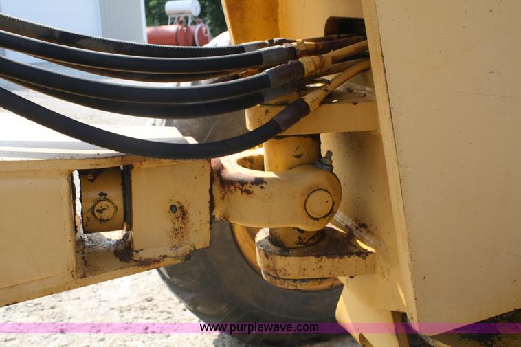 image for item B6669 1970 John Deere 570 motor grader