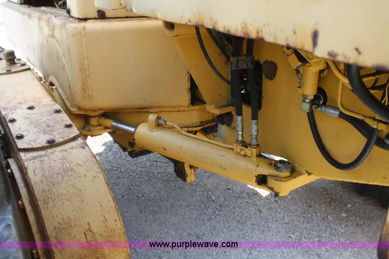 image for item B6669 1970 John Deere 570 motor grader