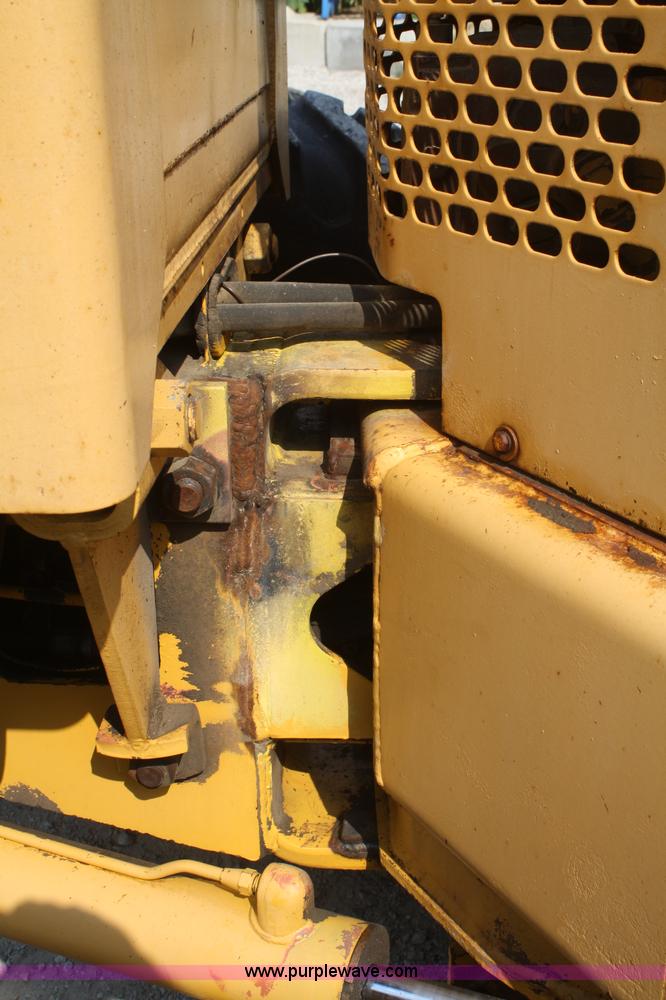 image for item B6669 1970 John Deere 570 motor grader