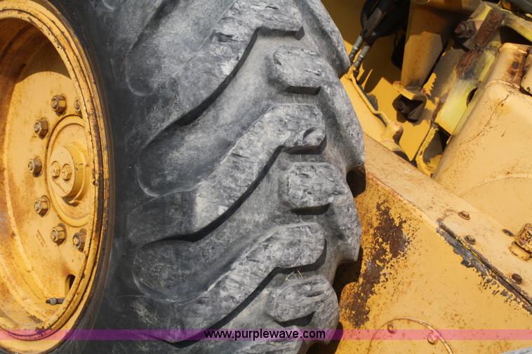 image for item B6669 1970 John Deere 570 motor grader