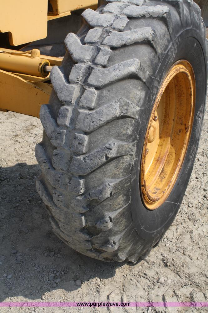 image for item B6669 1970 John Deere 570 motor grader