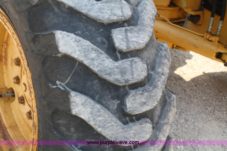 image for item B6669 1970 John Deere 570 motor grader