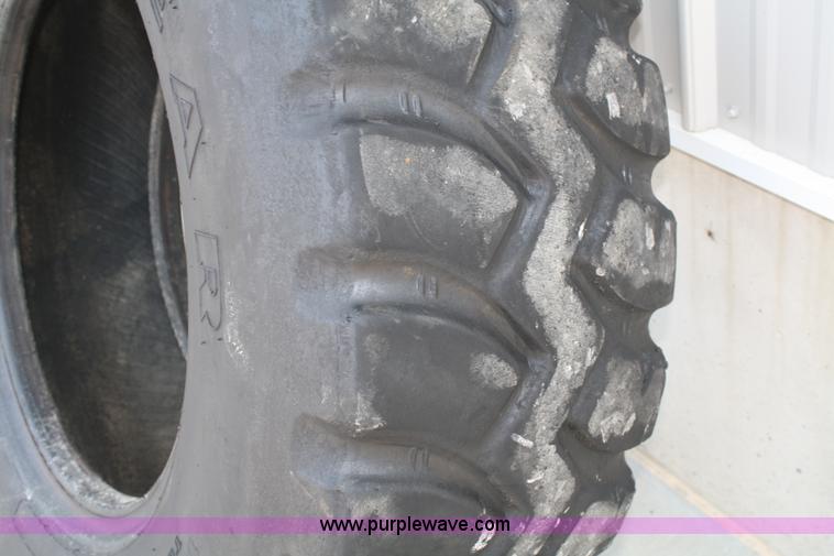 image for item B6669 1970 John Deere 570 motor grader