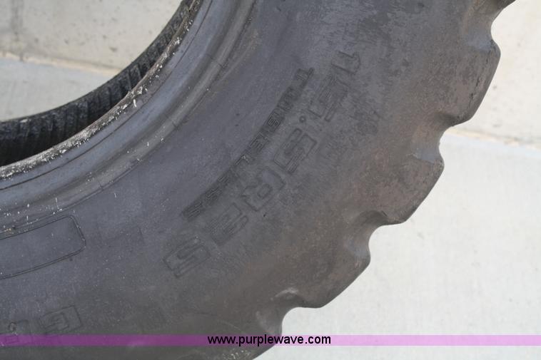 image for item B6669 1970 John Deere 570 motor grader