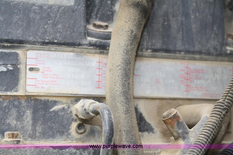 image for item B6670 1995 Ford L9000 AeroMax semi truck