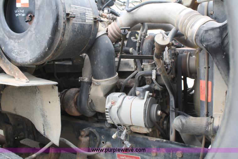 image for item B6670 1995 Ford L9000 AeroMax semi truck