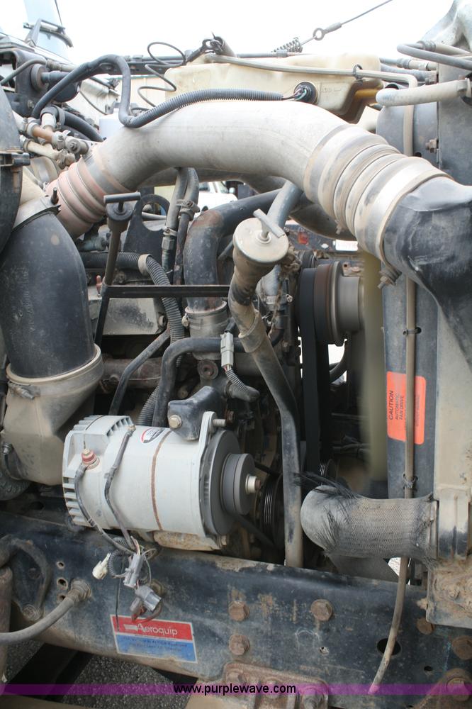 image for item B6670 1995 Ford L9000 AeroMax semi truck