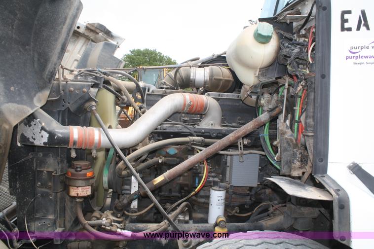 image for item B6671 1994 Volvo White GMC WIA semi truck