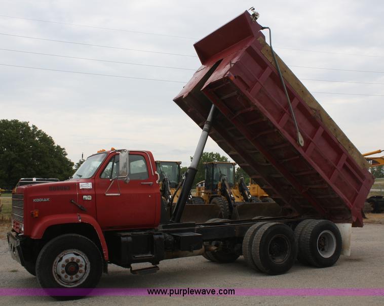image for item B6672 1990 Chevrolet Kodiak dump truck