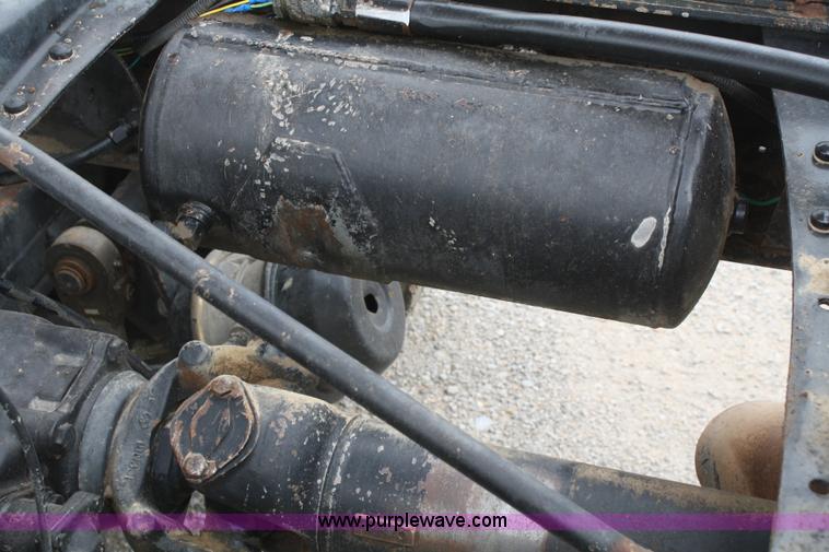 image for item B6672 1990 Chevrolet Kodiak dump truck