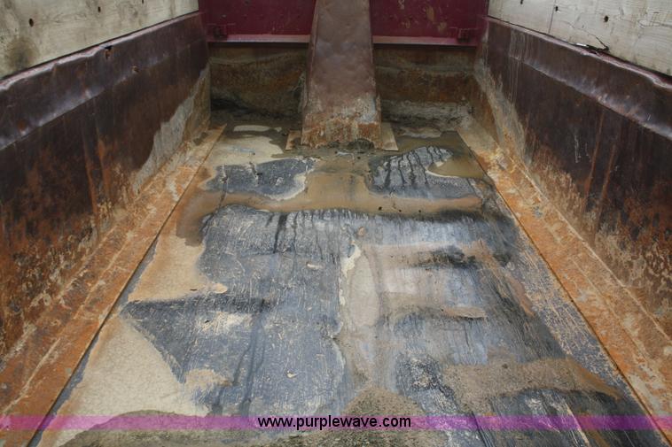 image for item B6672 1990 Chevrolet Kodiak dump truck