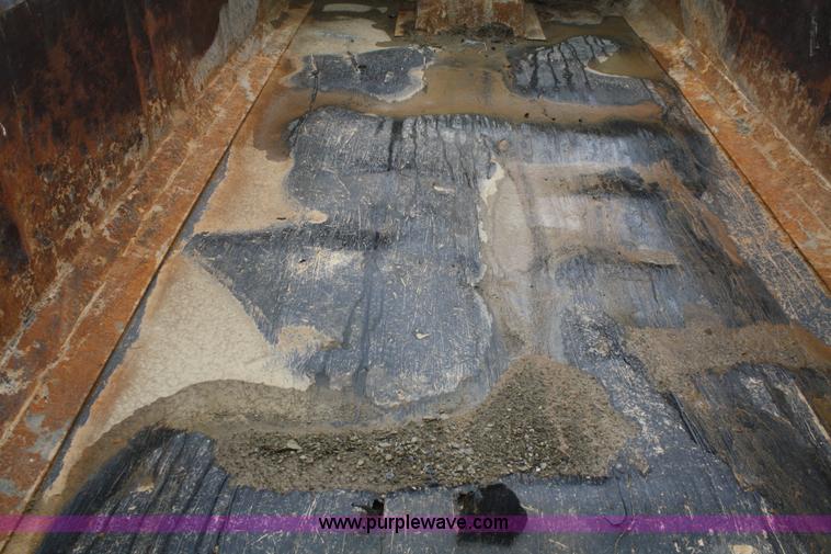 image for item B6672 1990 Chevrolet Kodiak dump truck