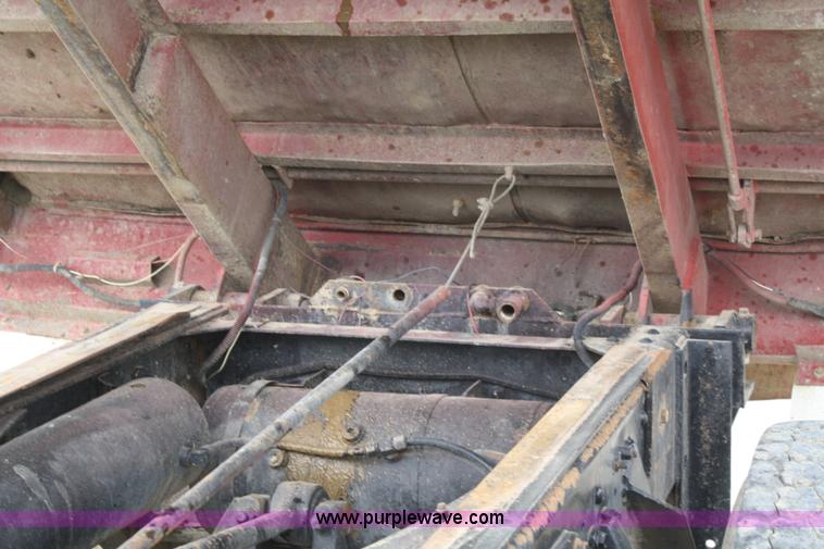 image for item B6672 1990 Chevrolet Kodiak dump truck