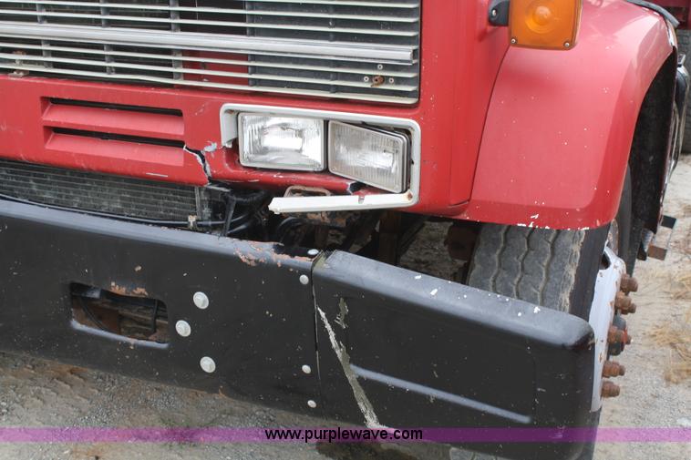 image for item B6672 1990 Chevrolet Kodiak dump truck