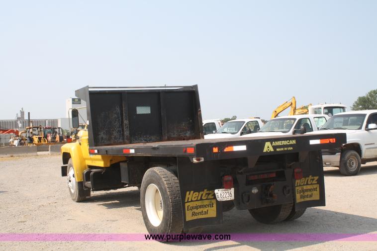 image for item B6673 1994 Ford F700 dump truck
