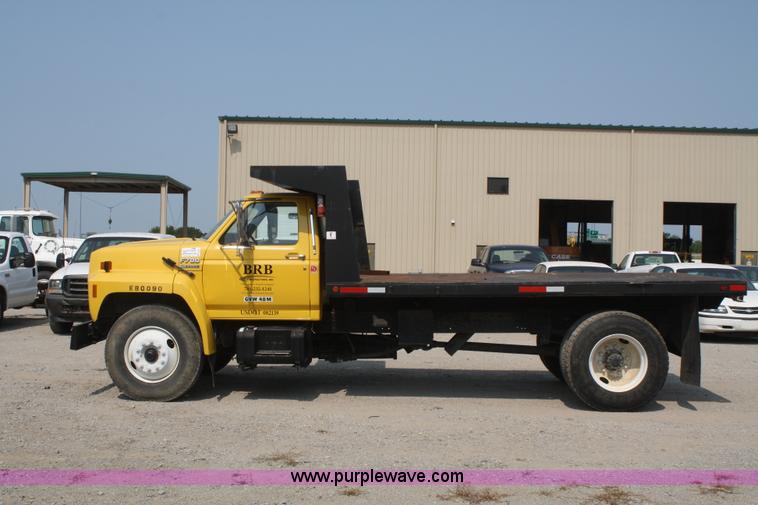 image for item B6673 1994 Ford F700 dump truck