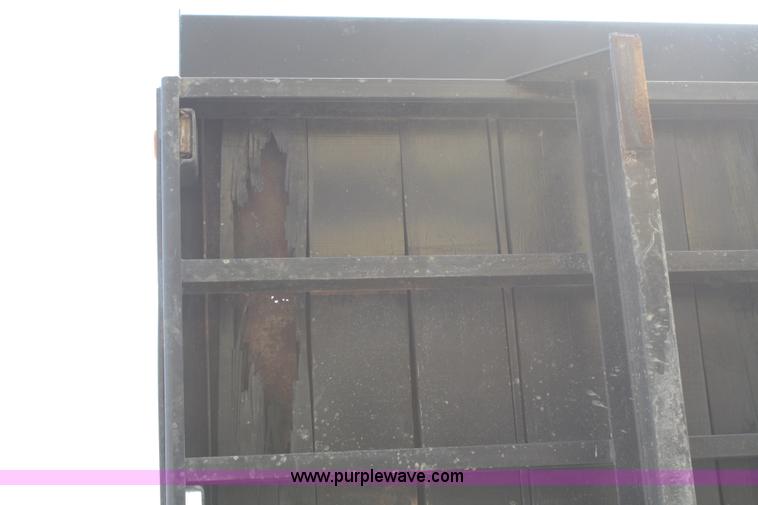 image for item B6673 1994 Ford F700 dump truck