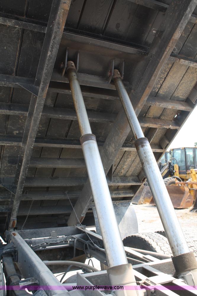 image for item B6673 1994 Ford F700 dump truck